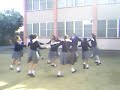 jugando en lonche yermo