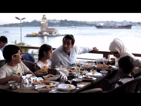 التركية - Historical mosques, magnificent palaces, Ramadan festivities, delicious meals for iftar and suhoor with traditional Turkish hospitality. Istanbul is much mor...