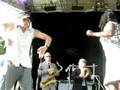 Sharon-Jones-live-Ho