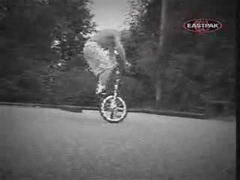 BMX BIKES TRICKS STUNTS CRASHES