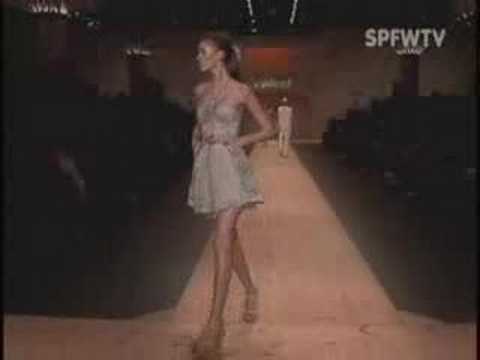 Colcci - Colcci S/S 2009 SPFW - Brasil Gisele Bundchen desfila pela marca. Creditos ao site. http://www.spfw.com.br.
