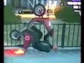 Dude driving upside-down on scooter in GtaIV online