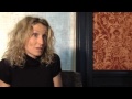 pour son premier reportage derri�re la cam�ra, la com�dienne alexandra lamy a suivi le quotidien d'une famille et d'une m�re, g�raldine, dont l'enfant est po...
