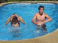Bruno a la piscina
