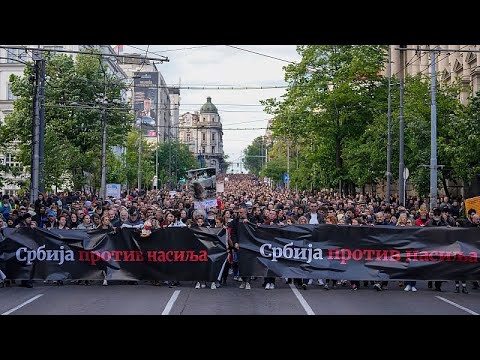 Serbien: Gegen Regierung und Intoleranz - zehntausend ...