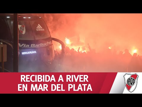 ¡MAR DEL PLATA ES DE RIVER! Mirá la espectacular recibida de los hinchas millonarios al plantel