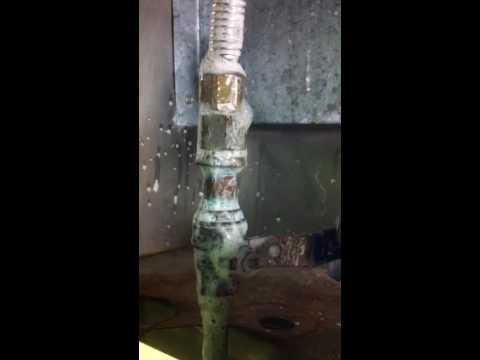 how to leak test gas pipe