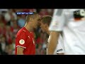 Lukas Podolski freundet sich mit Emanuel Pogatetz an...