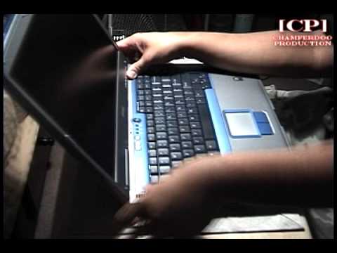 how to clean your keyboard on a laptop