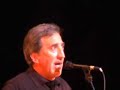 filippu rocchi rejoint par ghjuvan francescu et alinu bernardini pour interpr�ter une chanson �crite par ghjuliu bernardini, leur p�re. enregistrement lors du concert annivesaire des 40 ans du journal 