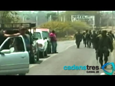 Arrestan a 4 por portar armas en Michoacán y autodefensas retienen a 25 militares