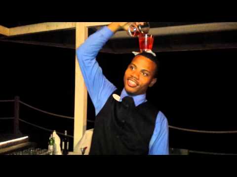 WATCH: WOW This Bartender in Jamaica Mixes a Drink ON HIS HEAD!!