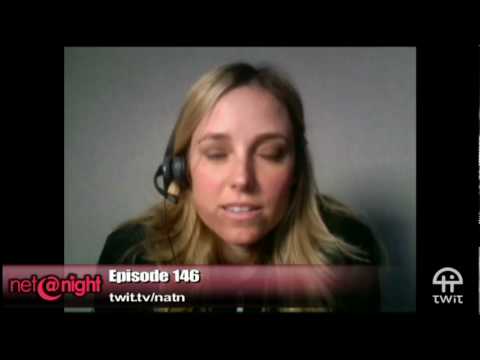 I Can Has Cheezburger - Hosts:Amber MacArthur, and Leo Laporte I Can Haz Cheezburger, Comcast-FCC, YouTube redesign, an email counting t-shirt, Hunch's Follower Predictor, and more....