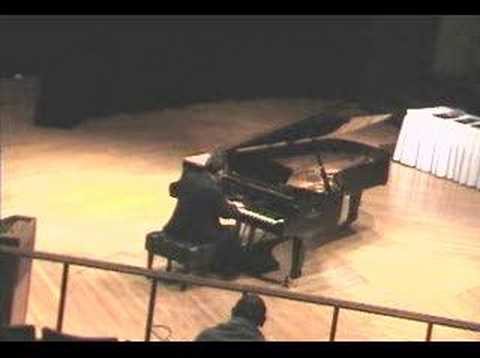 Luis Gerardo Molina plays Finale of ...
