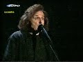 ΒΑΣΙΛΗΣ ΠΑΠΑΚΩΝΣΤΑΝΤΙΝΟΥ           Χαμένες αγάπες LIVE ΣΤΟ house of art 2001Μουσική ΧΡΙΣΤΟΦΟΡΟΣ ΚΡΟΚΙΔΗΣΣτίχοι  ΒΑΣΙΛΗΣ ΓΙΑΝΝΟΠΟΥΛΟΣCD   ΧΑΜΕΝΕΣ ΑΓΑΠΕΣΔυο σταγόνες στο τζάμι,η ψυχή μου ποτάμι,έναν ξέμπαρκο στίχοισημαδεύω στον τοίχο, δεν μπορώ.Η αγάπη στερεύει,ένα ψέμα γυρεύει,μακριά μου δε μένεικαι μαζί μου πεθαίνει, δεν μπορώ.Ονειρεύομαι τάχαένα βλέμμα μονάχα,να σκεπάσω ένα σώμα,που κρυώνει ακόμα, δεν μπορώ.Τώρα πια έχεις φύγει,τώρα μείναμε λίγοι,ο αιώνας αλλάζεικι όμως ίδιος μου μοιάζει, δεν μπορώ.Σαν αέρας γυρίζεις,μια ζωή χαραμίζεις,περπατάς στα χαμένα,δεν πιστεύεις κανέναν, δε μιλάς.Στο βυθό της αβύσσουκατεβαίνω μαζί σου,με τραβάς απ' το χέρικαι κανένας δεν ξέρει, που με πας.Σε κερδίσαν οι φήμες,σου καήκαν οι μνήμες,έχεις χρόνια σωπάσει,μ' έχεις πλέον ξεχάσει, δε μιλάς.Δεν πιστεύεις κανέναν,δε φοβάσαι κανέναν,μες στο ψέμα σου πέφτεις,με κοιτάζεις και πέφτεις και γελάς.Χαμένες αγάπες παλιές,χαμένες αγάπες στιγμές απουσίας,χαμένες για πάντα στιγμές.Θέλω να σε ξαναδώ,είν' αλλιώτικα εδώ,άναψέ μου μια φωτιά στον ουρανό,θέλω να σε ξαναδώ.