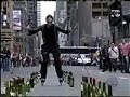 cancion de mozart en patines y con botellas xD