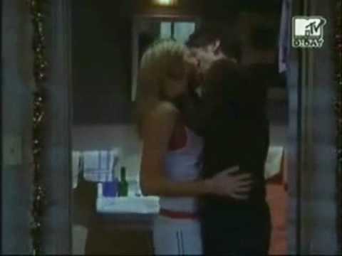 Kiss and romance scenes i love