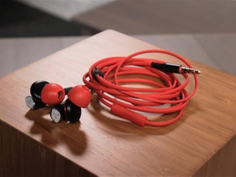 Headphones - http://cnet.co/13Ghn7A Despite a few minor drawbacks, the Phiaton Moderna MS 200 is a very appealing day-to-day, half-in-ear headphone that also works well f...