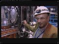 cern ist die europ�ische organisation f�r die kernforschung, das gr��te teilchen-physik-labor der welt. das cern ist in der n�he von genf und zu einem grossen teil auf schweizer boden. hier wurde das internet erfunden und hier arbeiten die albert einsteins von heute.

das bekannteste projekt des cern ist der lhc tunnel. dabei handelt es sich um einen runden tunnel 100 meter unter der erde mit einem durchmesser von 27km (!!).
