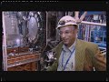 cern ist die europ�ische organisation f�r die kernforschung, das gr��te teilchen-physik-labor der welt. das cern ist in der n�he von genf und zu einem grossen teil auf schweizer boden. hier wurde das internet erfunden und hier arbeiten die albert einsteins von heute.

das bekannteste projekt des cern ist der lhc tunnel. dabei handelt es sich um einen runden tunnel 100 meter unter der erde mit einem durchmesser von 27km (!!).
