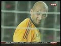 MADRID -- El empate (2-2) a última hora del Milan en el Camp Nou ante el FC Barcelona y el triunfo del Chelsea frente al Leverkusen (2-0) con la dupla Fernando Torres y Juan Mata de titulares centraron el interés de la primera jornada de la Liga de Campeones. El AC Milan dio la campanada. Pone en estado de alerta al FC Barcelona tras su empate en Anoeta ante la Real Sociedad. Segunda igualada consecutiva del Barcelona, con nuevos desajustes defensivos que permitieron primero a Pato a los 24 segundos y luego a Thiago Silva en la recta final, poner al Barcelona contra las cuerdas. Remontó Pedro el 0-1 con una soberbia acción de Leo Messi, se adelantó luego Villa con un libre directo, pero el Milán nunca perdió la cara al partido. El Barcelona, además se llevó otra mala noticia. Andrés Iniesta se lesionó y se va a perder entre cuatro y ocho semanas de baja.