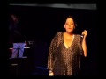 C�lia canta \"Olhe o Tempo Passando\" (Dolores Duran)