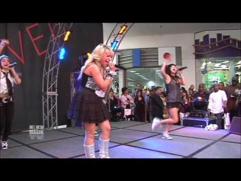 something like a party - Join ED MAGIK TV on: FACEBOOK http://www.facebook.com/edmagiktv TWITTER http://www.twitter.com/edmagiktv Nick Cannon presents and hosts a live concert featur...