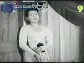 Scene Kasma Booty menyanyi & menyapu