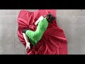 Proyecto Fondart 2004, Area Danza.Coreografía e Interpretación: Mauricio Barahona / Daniela CeaRealización Audiovisual: Carlos Dittborn - Rodrigo VenegasHipotermia es una reflexión en torno a lo vulnerable que es el ser humano. Dos sujetos que están muriendo congelados deliran con un espacio cerrado, cobijado. Tres espacios son los que se usan para presentar esta obra, una montaña con nieve, una casa antigua y bajo el agua. La progresión de danza, imagen y música los muestra sucumbiendo ante el frío. Estreno: Marzo 2005.