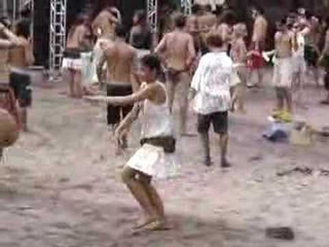 Girl Dancing @ Universo Paralello