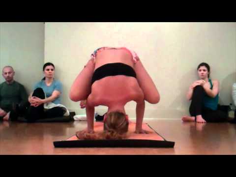 AYC Toronto, Canada Workshop 2011 – Kino MacGregor, Ashtanga Yoga Asana Demonstration video