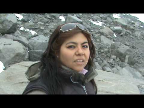 0 Turistas por el glaciar Briksdalsbreen