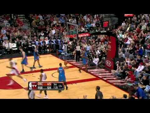 Marcus Camby to Aldridge Alley-oop against Thunder