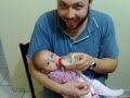 Julia mamando e falando eheheheh