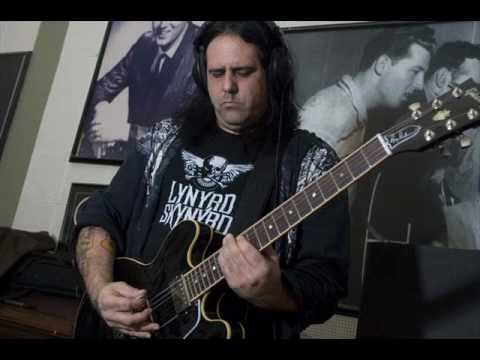 rigormortis - Mike Scaccia of the legendary Rigor Mortis died today (in 23/12/2012) after suffering a seizure on stage at the Rail Club in Fort Worth, Texas. Another thras...