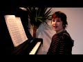 Julius spielt neue Puppe von P.Tschaikowski