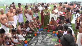 Click to view the video of Karkidaka Vavu Bali at Aluva Manappuram