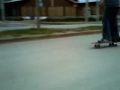 maxi gatica... haciendo unos truqitos en skate....