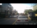 搞笑火車假虎威　教訓違停砂石車