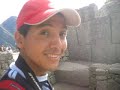 paseando por ruinas macchu picchu