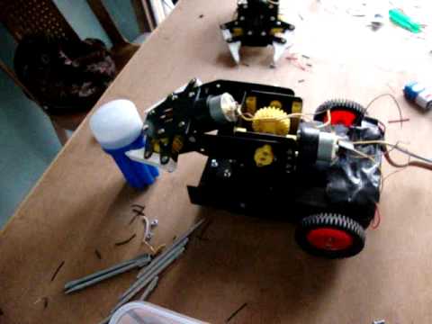 PICKNPLACE - Pick n Place Robot Made by Students.