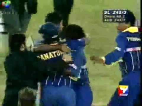 Vaas gets Ganguly twice in two balls