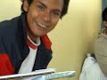 Coco y dhan jugando en clase