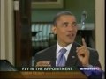 Barack Obama tue une mouche en direct