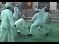 وهي لعبه قديما تعتمد على السرعة والخفه حيث ينقسم ابناء الحي لفريقين فريق مهمته بناء الطوب المرمي على الأرض فوق بعضه وفريق يصيد أعضاء الفريق الأخر قبل ان يتم بناء أو رص جميع الطوب أو الأحجار واللذي تلمسه الكرة يخرج خارج المنافسه وعلى من يأخذ الكره من الفريق الصائد لا يتحرك من مكانه حتى يرمي الكره أو يعطيها لأصحابه الصيادين ليصدوا الفريق الأخر أعضاء مجموعة الصور الاجتماعية وهم:1. أ عادل بخش           (مشرف)2. حسن الهوساوي3. رضوان الهوساوي4. وائل الحربي5. هشام فلاته6. علي فلمبان7. سلطان بخش8. عدنان عبدالمجيد9. زاهر مطهر10. موسى سليمان11. بندر المرواني12. عبدالعزيز ابو عصيدة