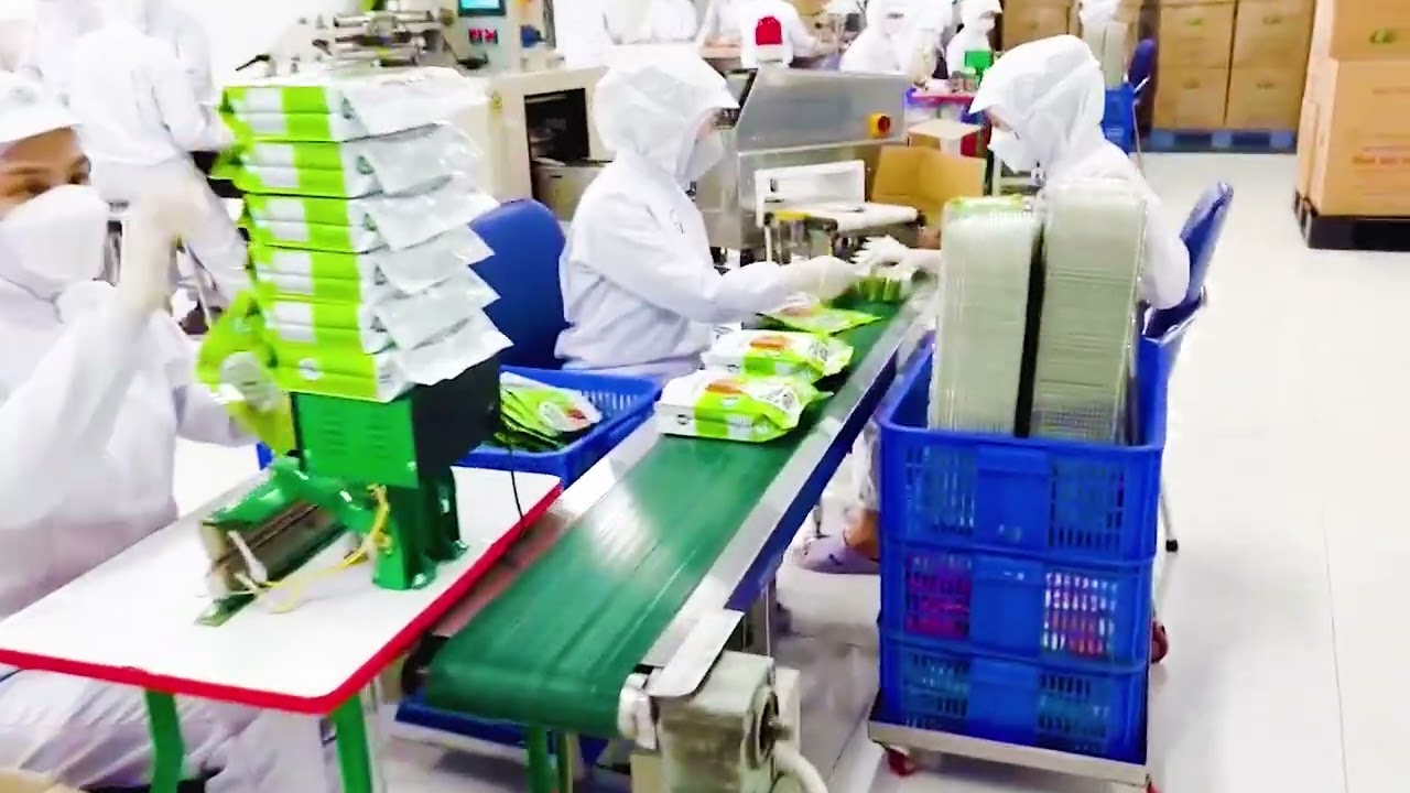 THE PROCESS OF PRODUCING COCONUT CRACKER