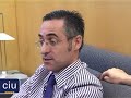 Artur Mas conversa amb el candidat que proposa com a cap de llista de CiU per a les eleccions europees, el professor dEconomia Ramon Tremosa. Mas agraeix a Tremosa i explica per què es va decantar per un perfil molt marcat pel coneixement de leconomia i el teixit productiu català.