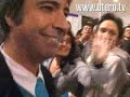 http://utero.tv/ No era un pop star, sino un blogstar. El miércoles Renato Cisneros fue abordado por casi 500 personas que querían verlo, fotografiarlo, tocarlo. Increíblemente, la presentación del libro de su blog fue más exitosa que la de Gianmarco, que ocurría en paralelo en otra sala de la FIL.más en http://utero.tv/
