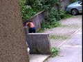 Prijazni sosed koplje po betonu ob 6h zjutraj