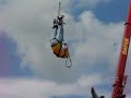 M@tt' s'apprête à sauter du haut d'une grue de plus de 60 mètres..!!!Stressé, jambes qui tremblent, boule au ventre... étaient au rendez-vous.. et pour rien vous cacher, autant pour moi que pour lui!!